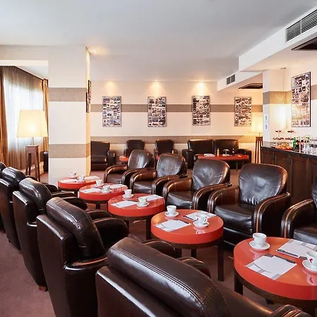 Metropolitan Hotel 4*