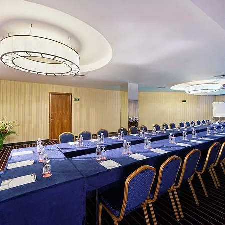 Metropolitan Hotel 4*