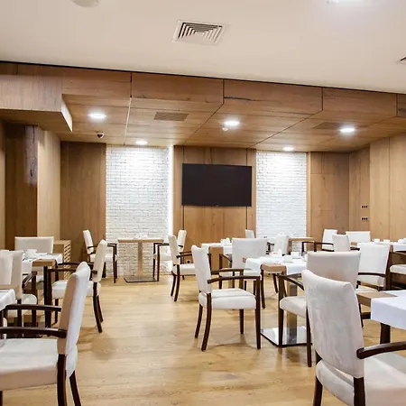 Metropolitan Sofia, A Member Of Radisson Individuals 4* Софія