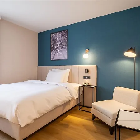 Hotel Metropolitan 4*